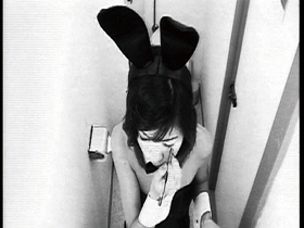 都内某所ガールズバーのトイレ映像流出4時間38人　サンプル画像09